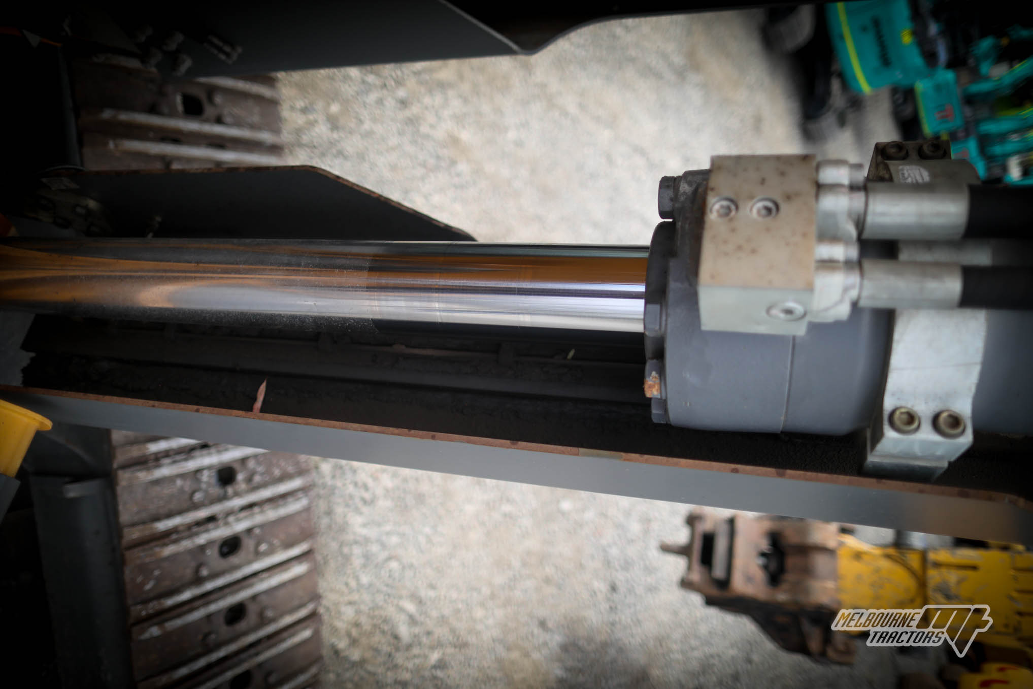 LIEBHERR R976HD EXCAVATOR image 7