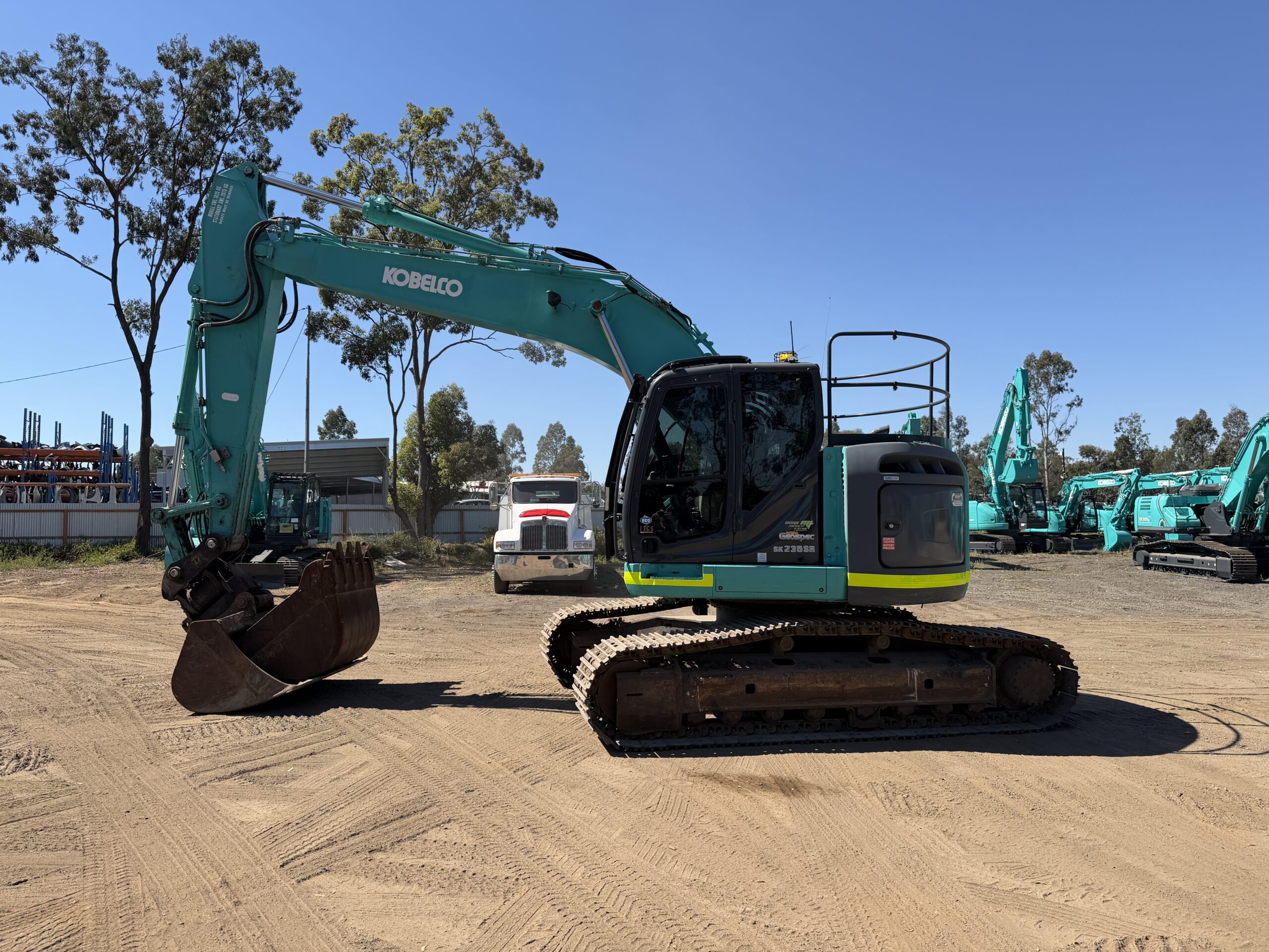 Kobelco SK235SR-2 Excavator