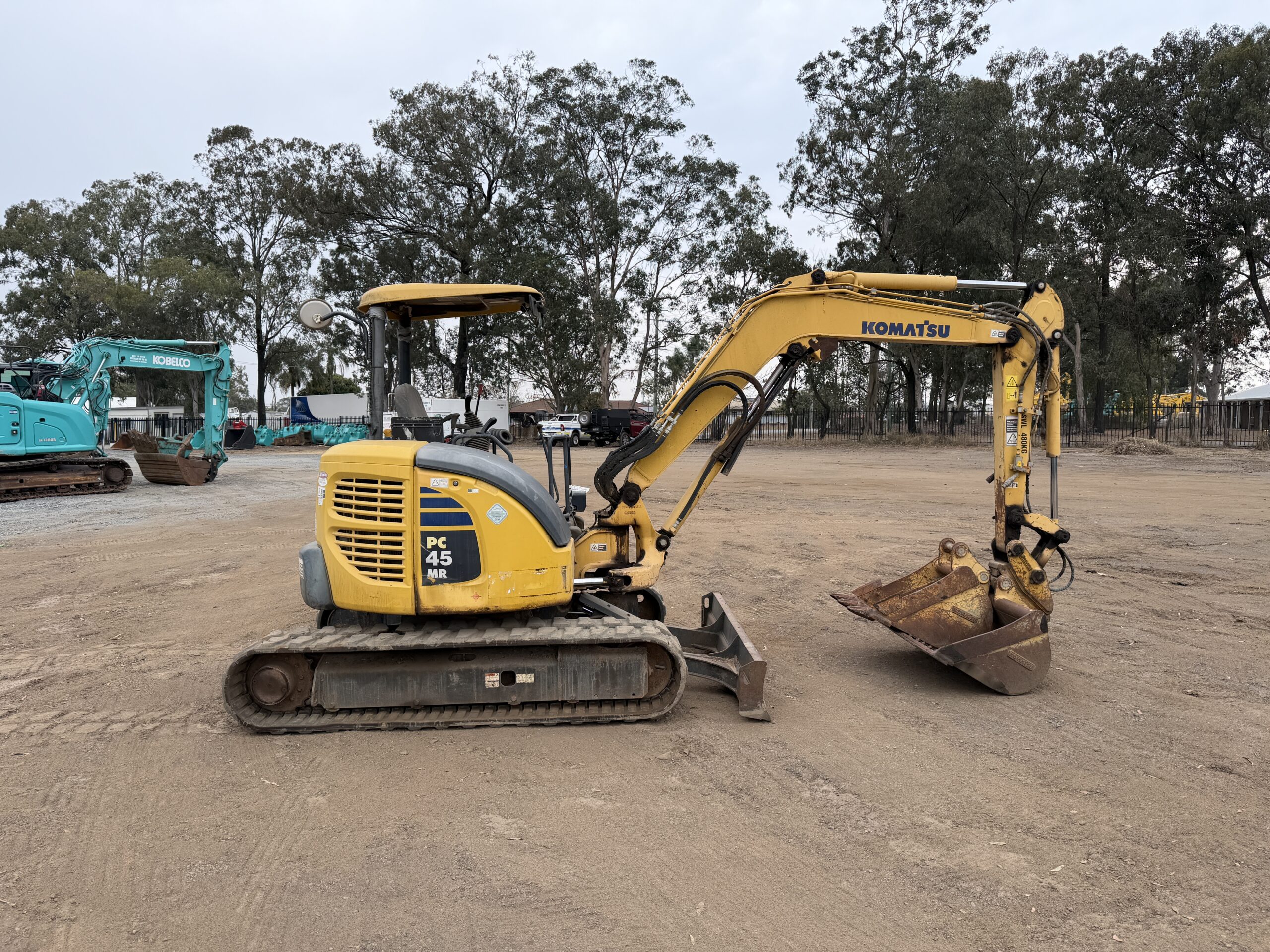 KOMATSU PC45MR-3 EXCAVATOR image 4