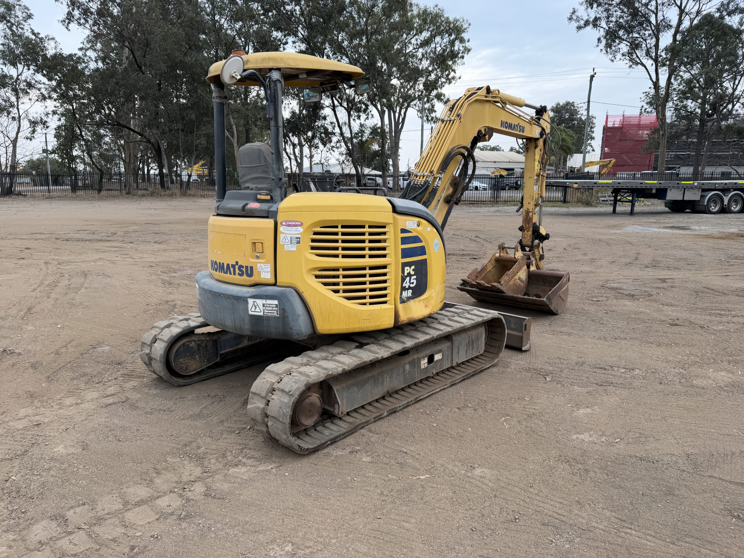 KOMATSU PC45MR-3 EXCAVATOR image 5