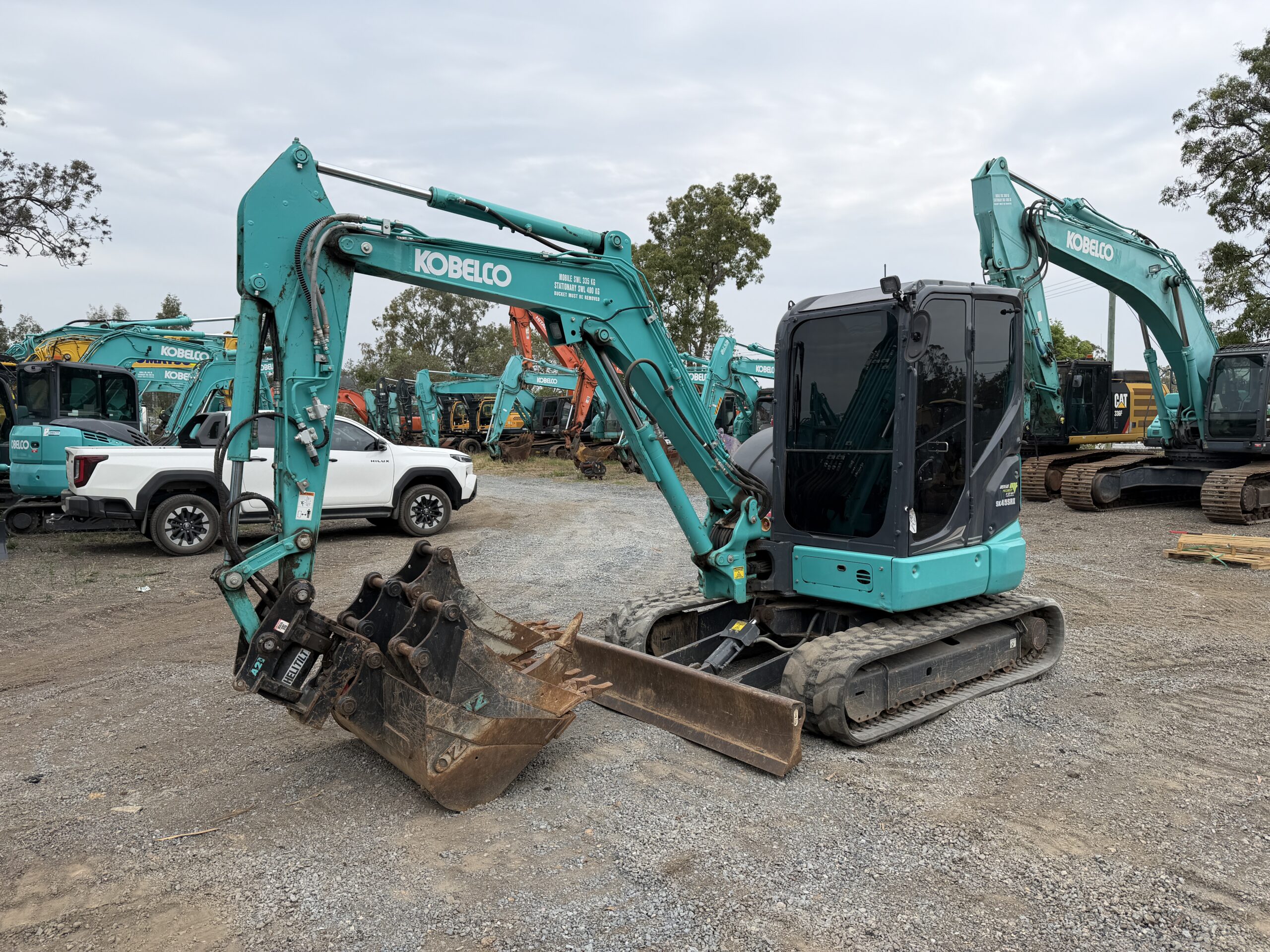 KOBELCO SK45SRX-7 EXCAVATOR image 2
