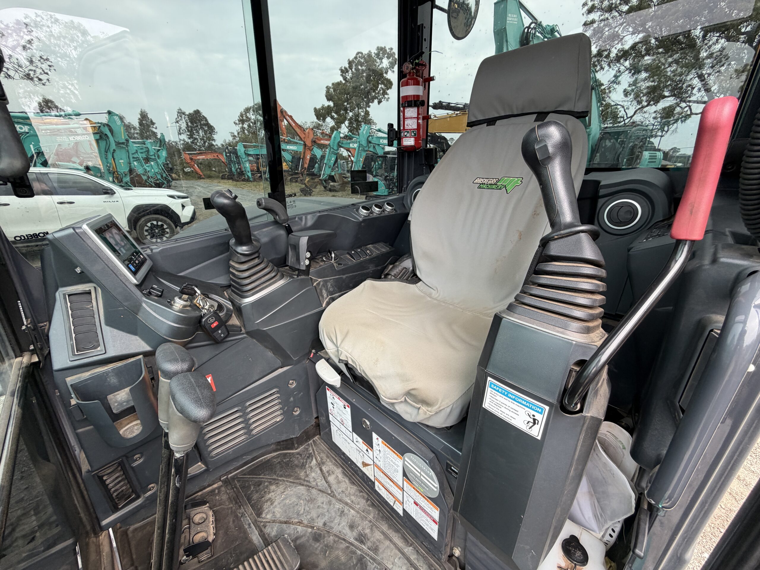 KOBELCO SK45SRX-7 EXCAVATOR image 9