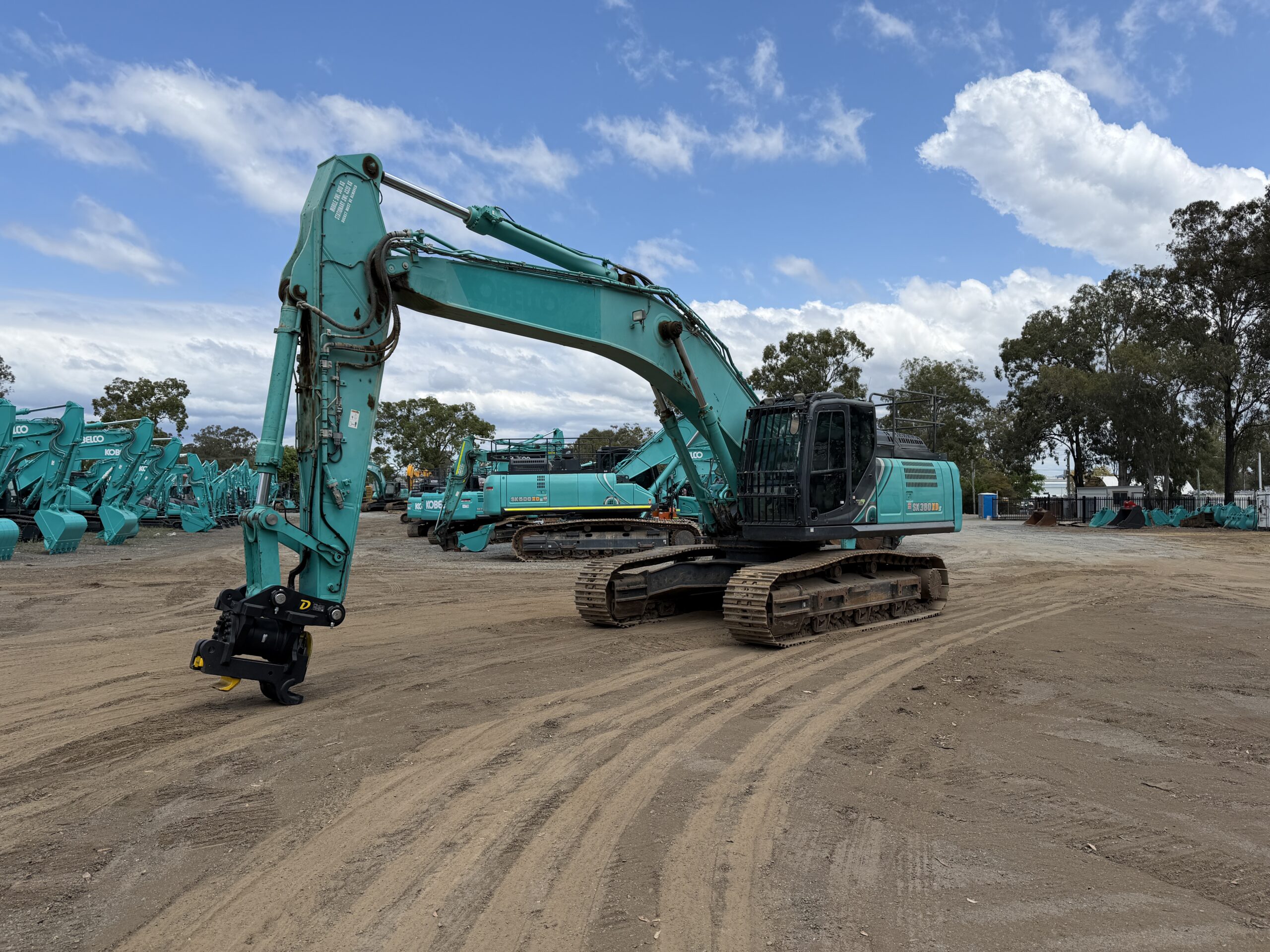 KOBELCO SK380XDLC-10 EXCAVATOR image 2